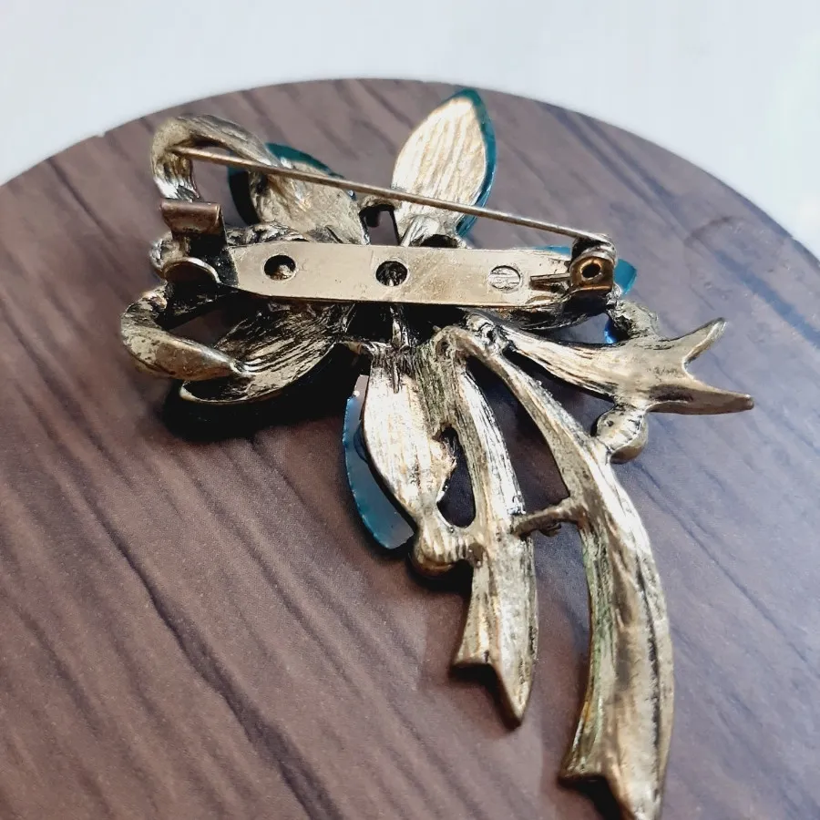 گل سینه طرح گل سایز بزرگ