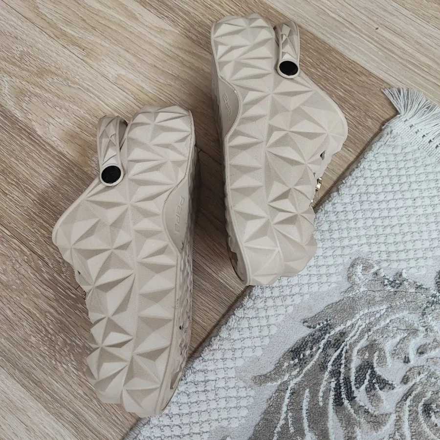 کراکس پروانه