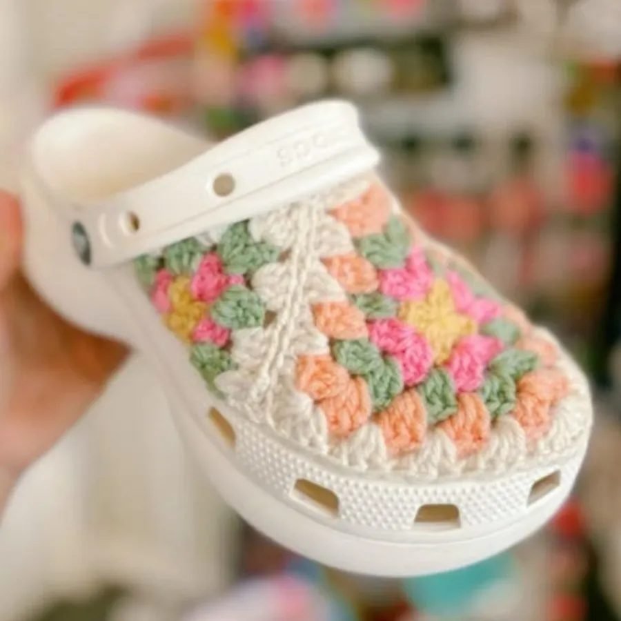 کراکس پروانه