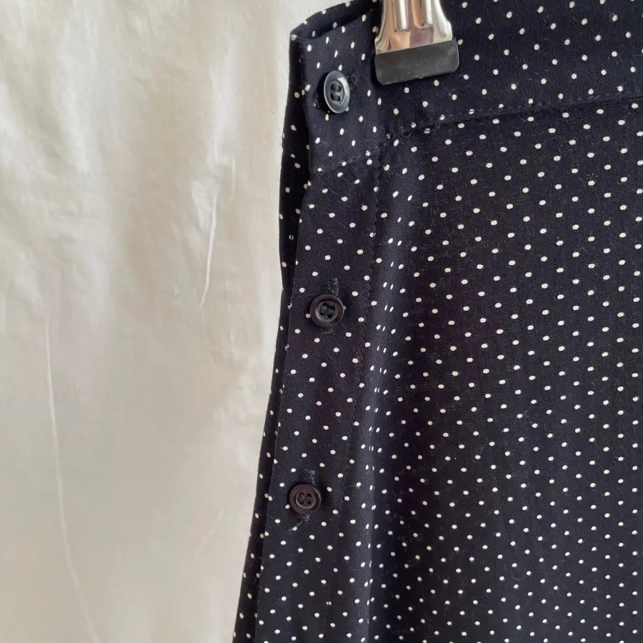 دامن چاک دار