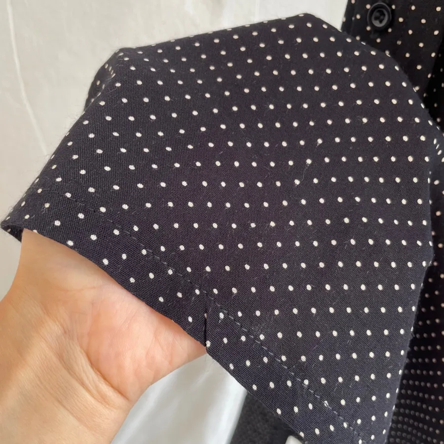 دامن چاک دار