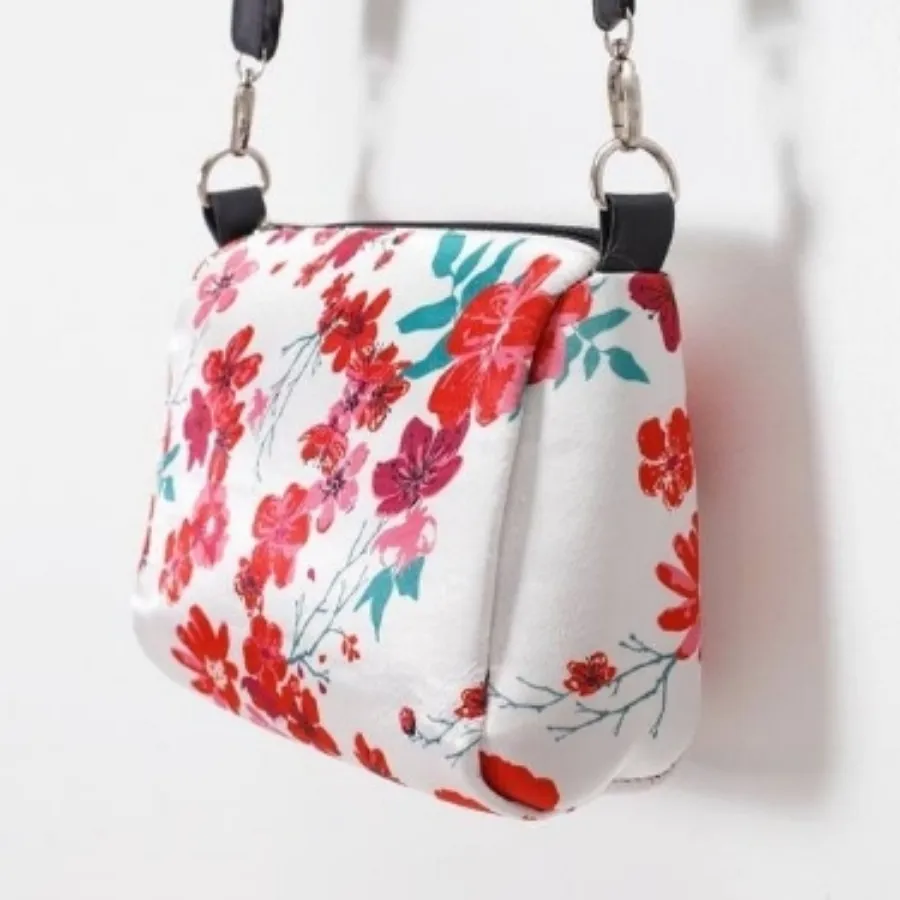 کراس بادی برند Venca