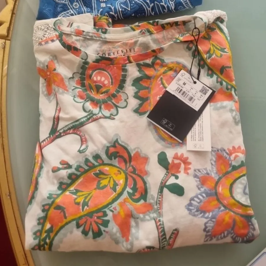 تیشرت برندکورتفیل اسپانیا