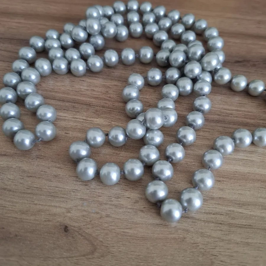 گردنبند مرواریدی طوسی