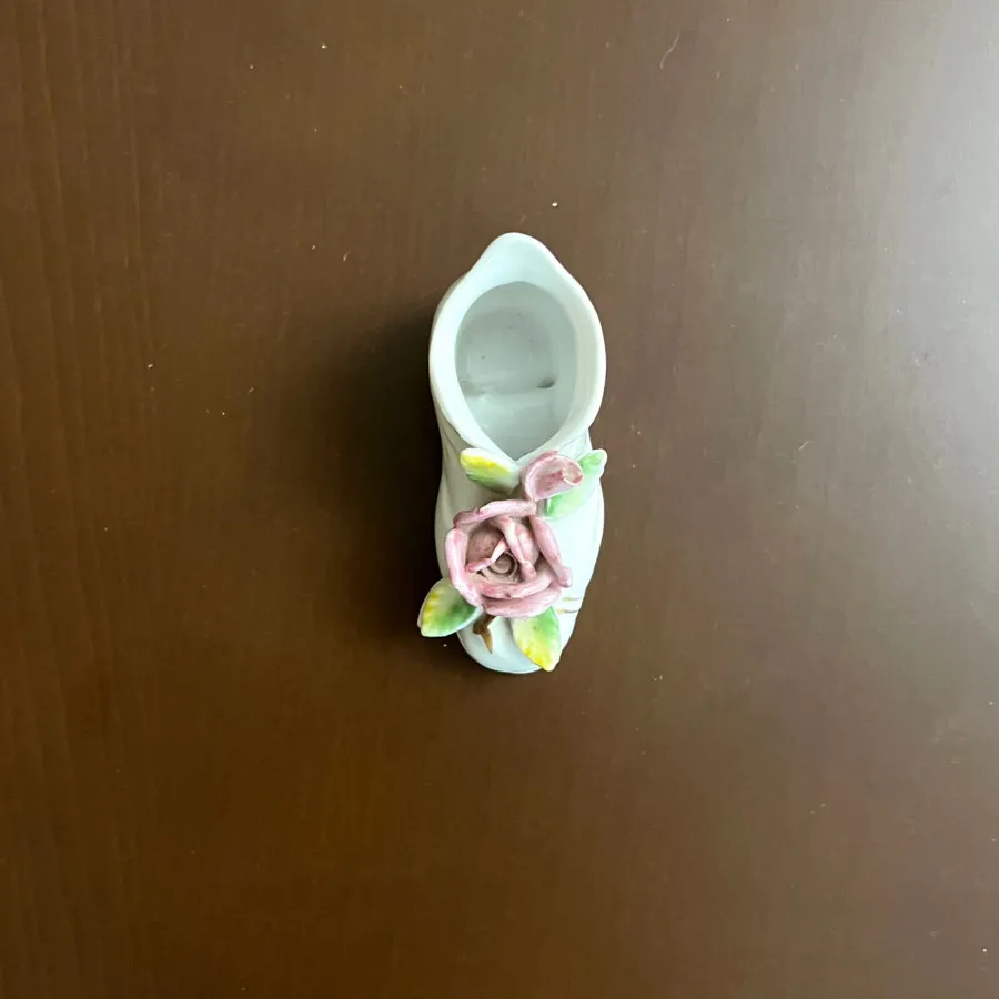 یکعدد کفش چینی دکوری ژاپن