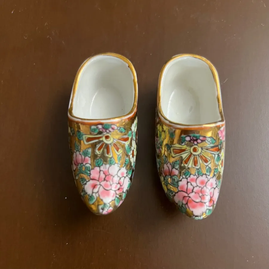 2تا کفش چینی دکوری قدیمی