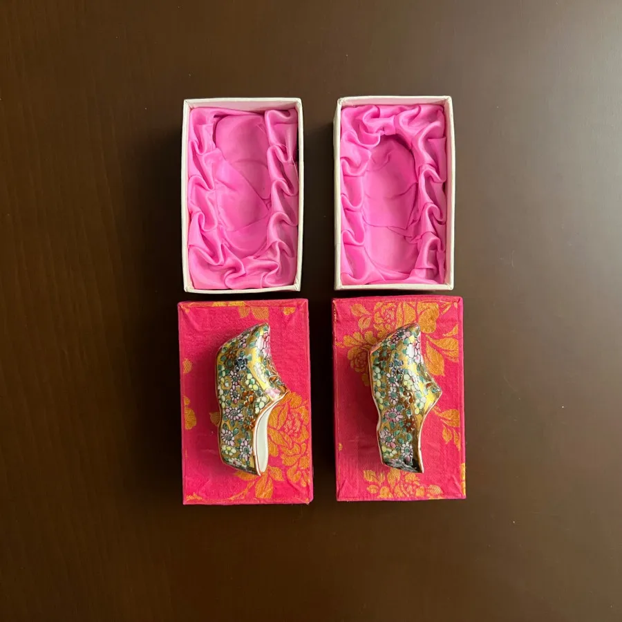 2تا کفش چینی دکوری قدیمی