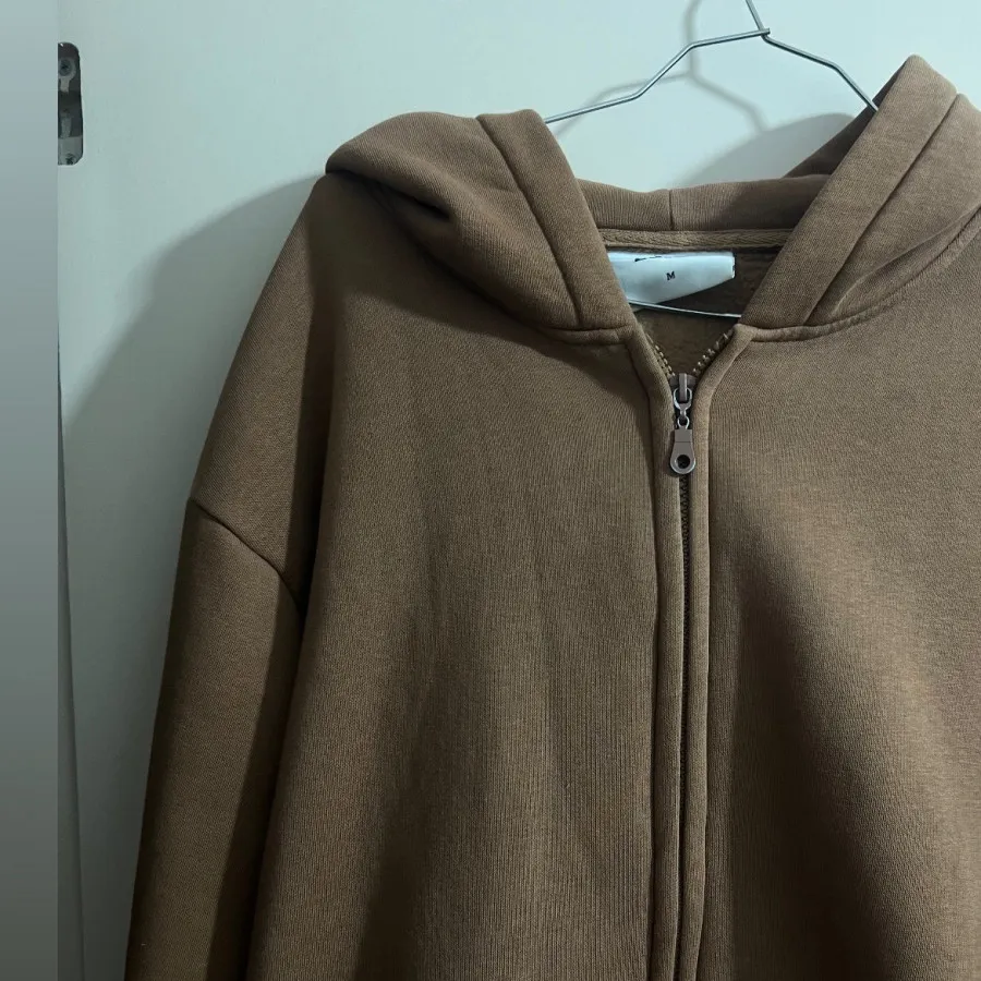 سویشرت قهوه‌ای