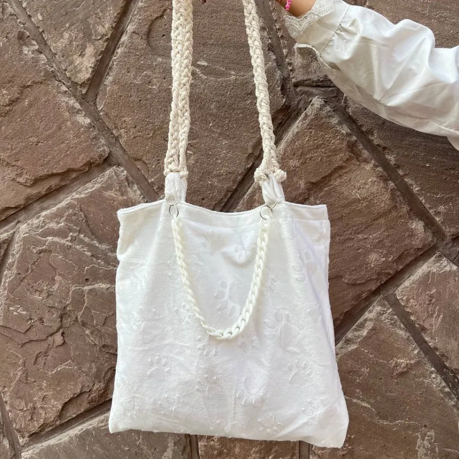 توت بگ سفید پنجه ای