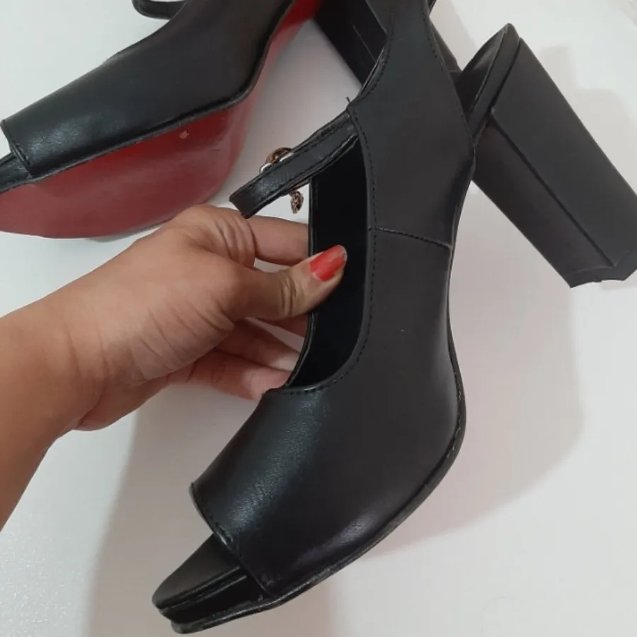 کفش پاشنه بلند