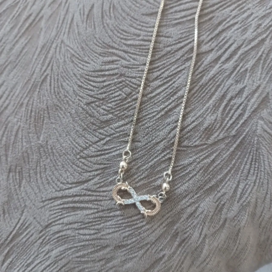 گردنبند بی نهایت