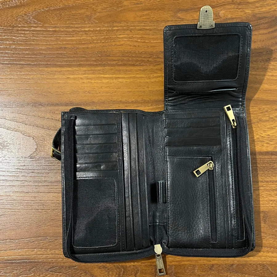 کیف پاسپورتی و مدارک