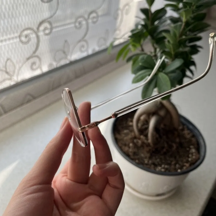 عینک طبی زنانه