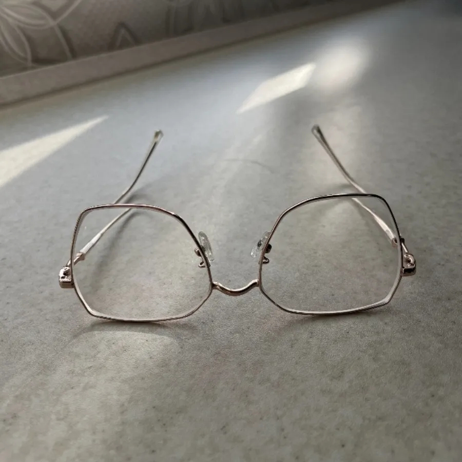 عینک طبی زنانه