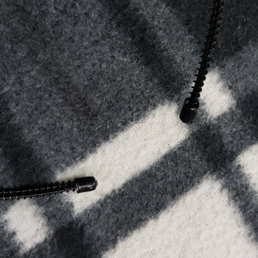 تل فنری مشکی مدل قلب بنفش