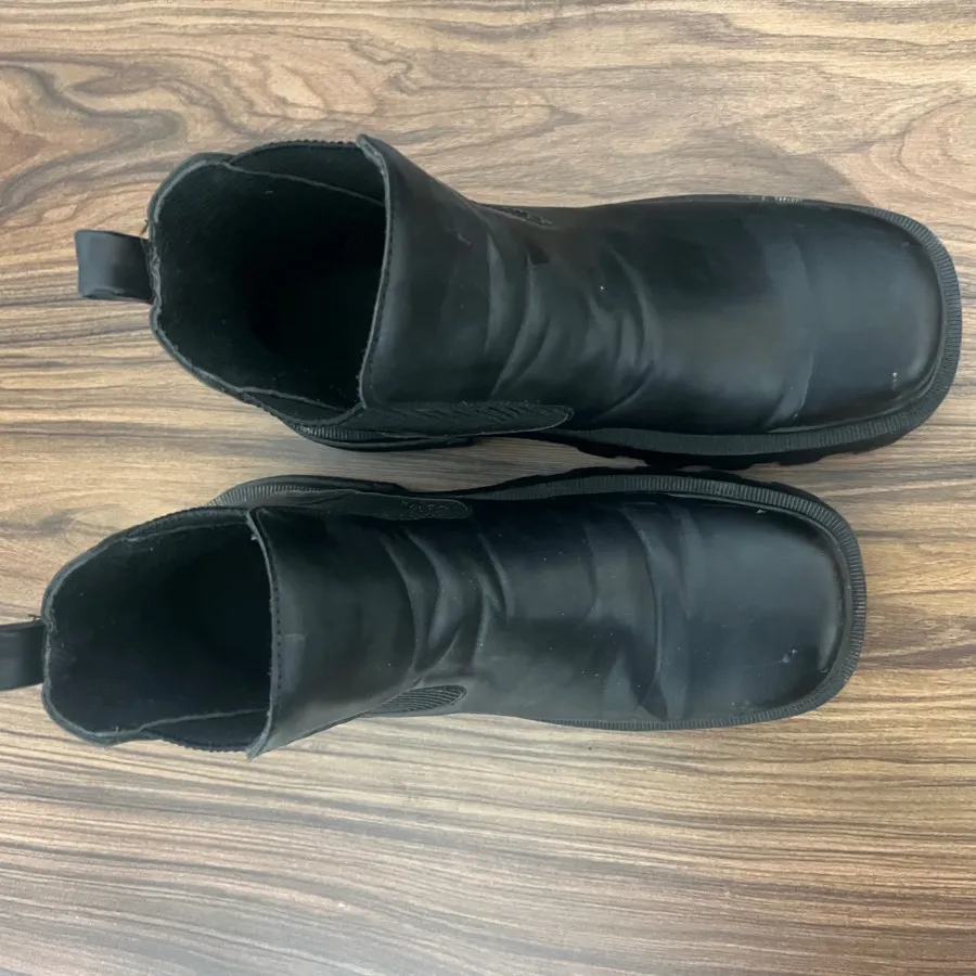 نیم بوت لژ دار