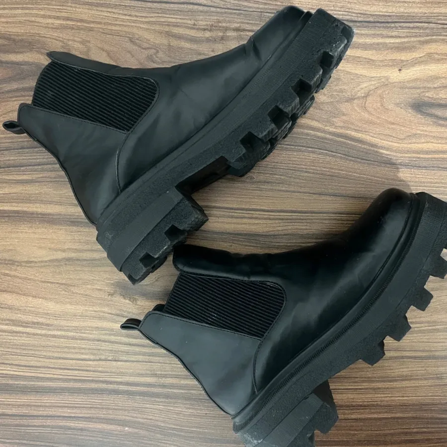 نیم بوت لژ دار