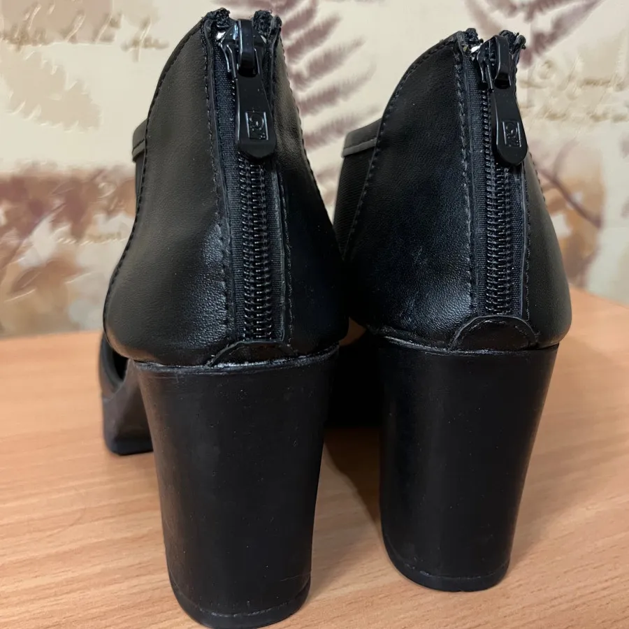 کفش مشکی پاشنه دار شیک