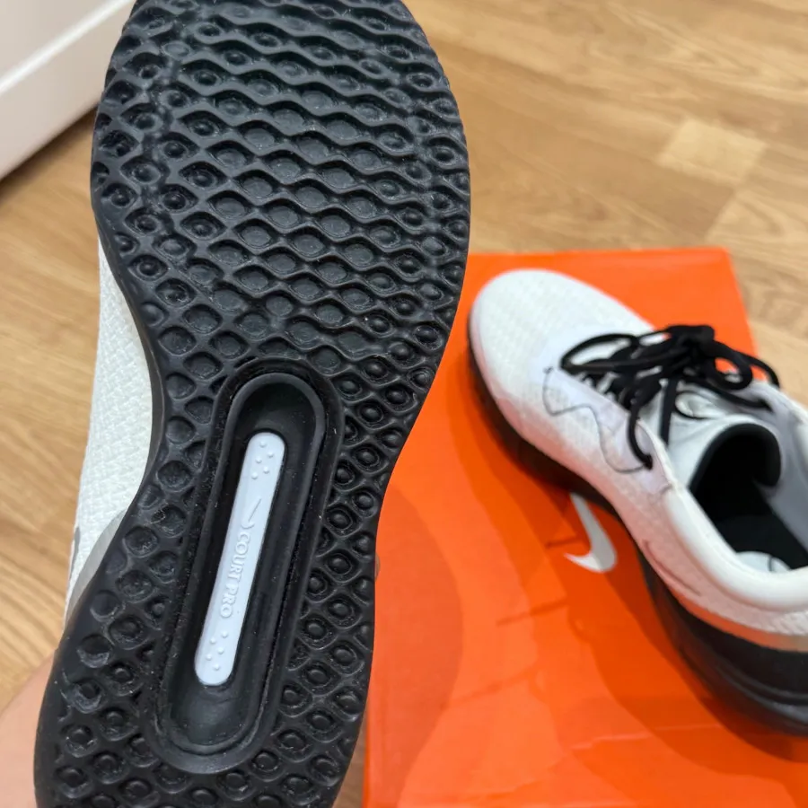 کفش تنیس نایکی