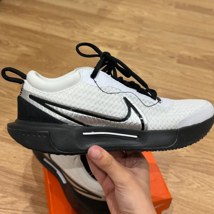 کفش تنیس نایکی