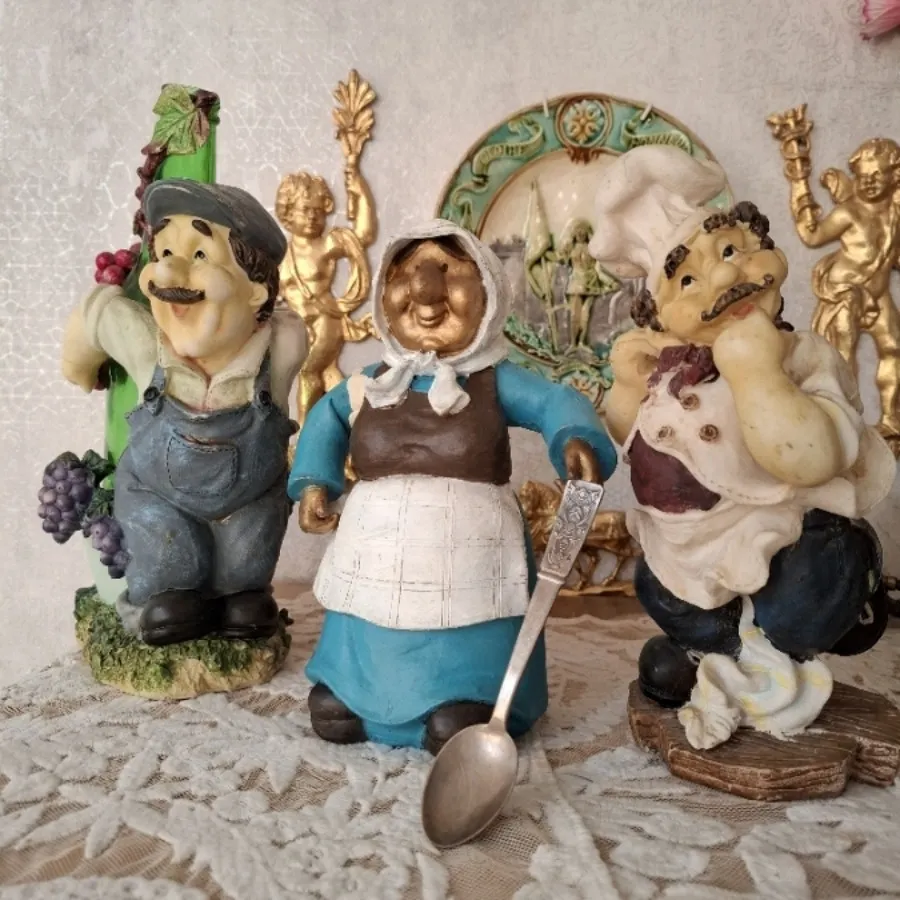 مجسمه مادر بزرگ