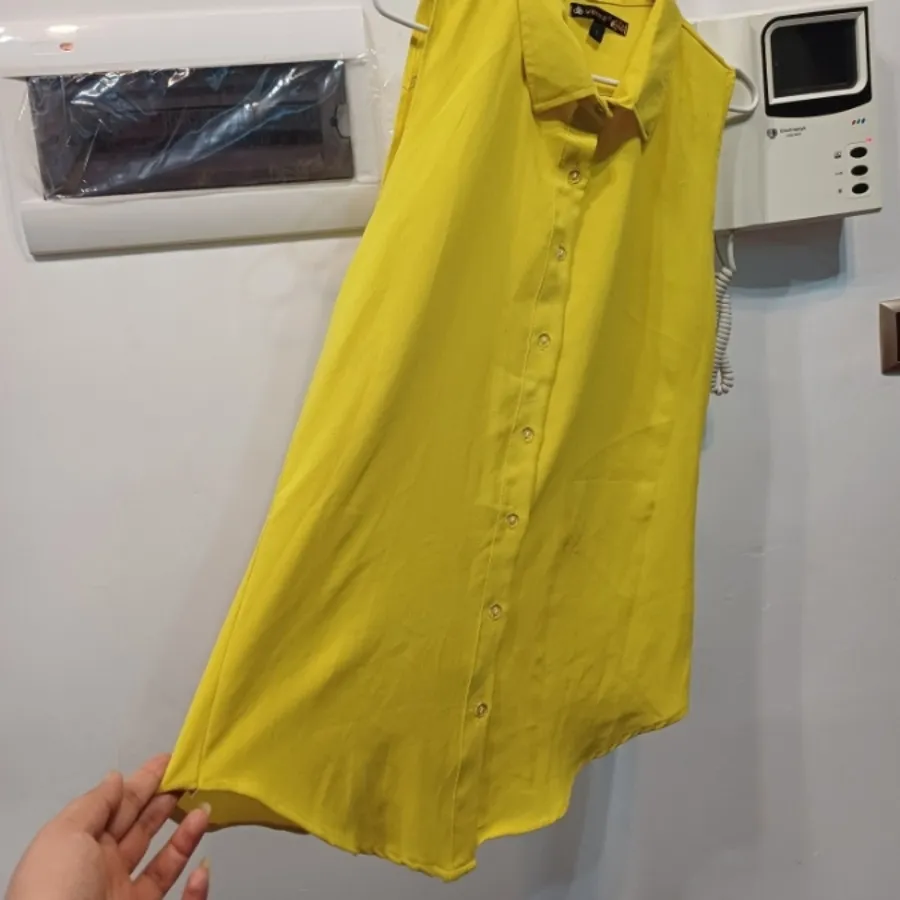 تاپ یقه دار