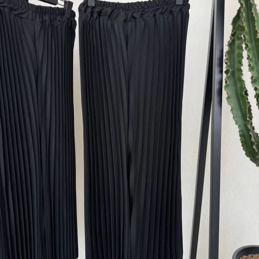 شلوار دامنی پلیسه