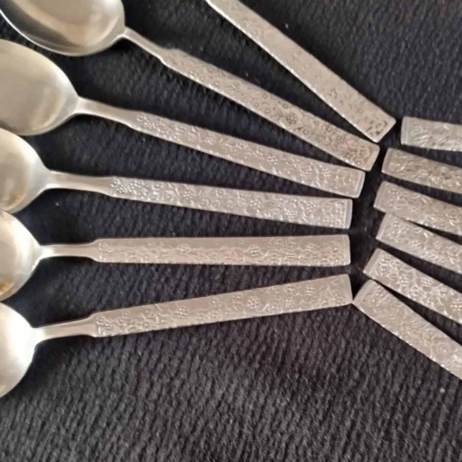 یکدست قاشق چنگال غذا خوری