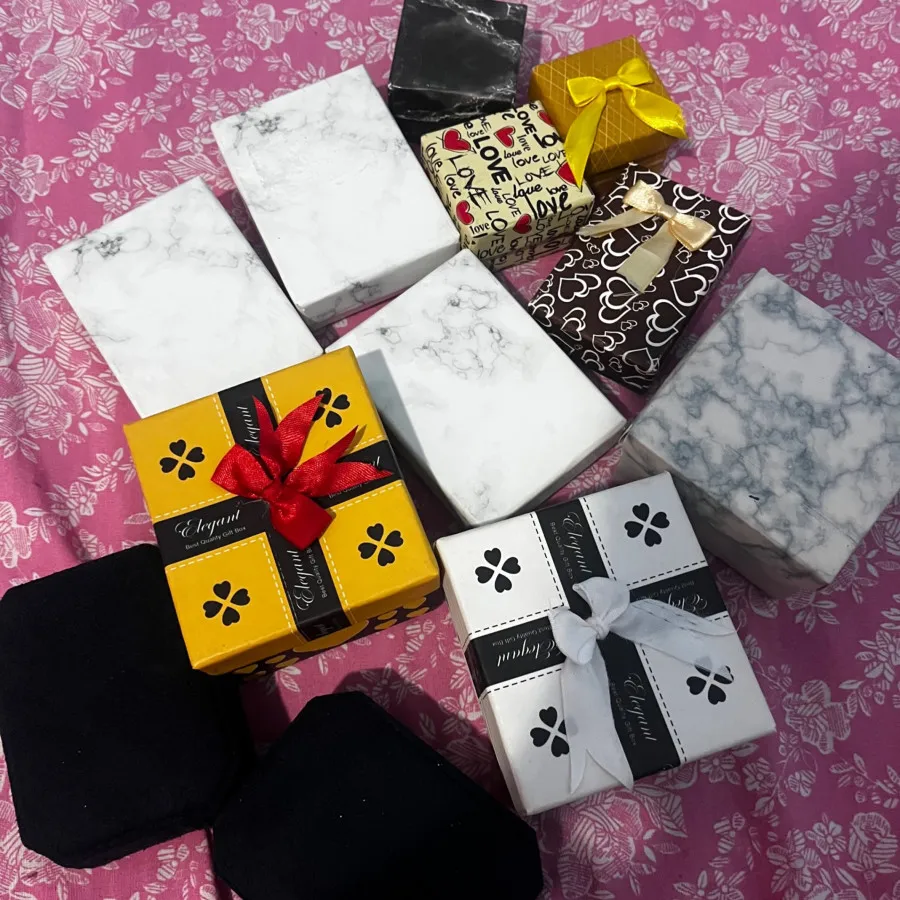 پاکت پول و جعبه کادویی