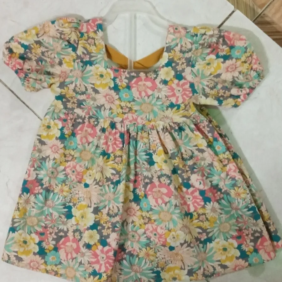 پیراهن دخترانه