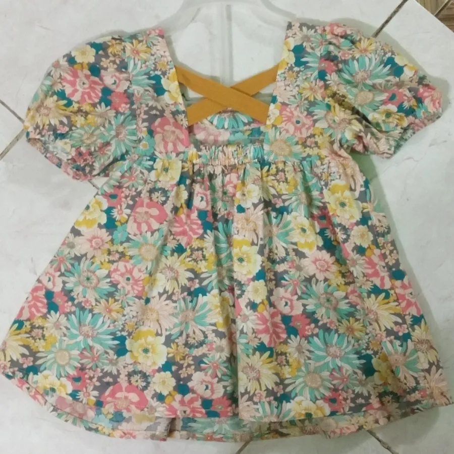 پیراهن دخترانه