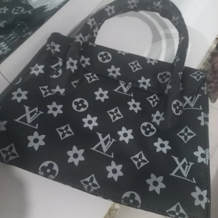 کیف شیک LV