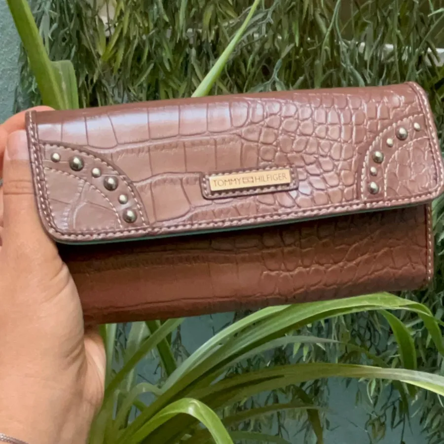 کیف پول شیک تامی هیلفیگر