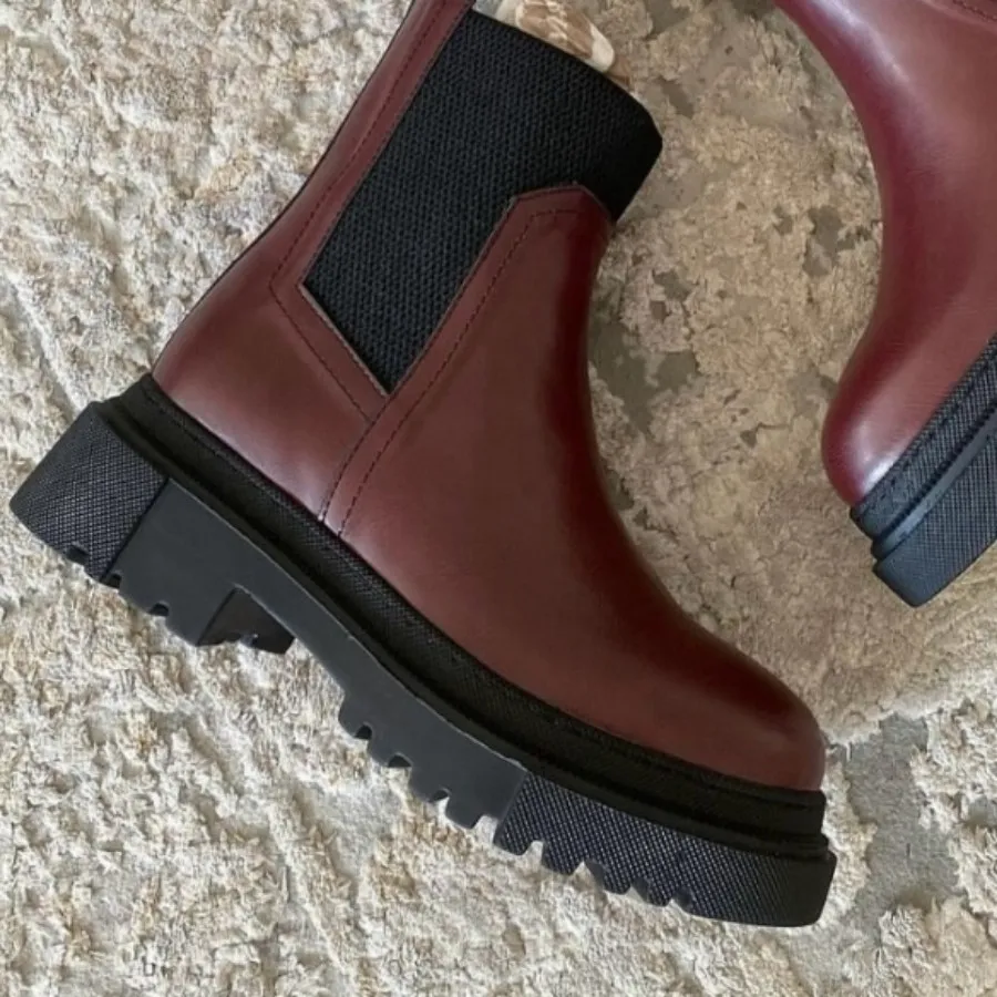 نیم بوت زرشکی