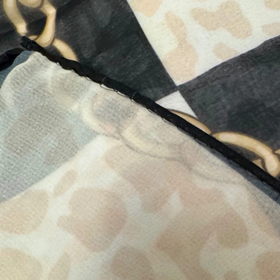 روسری کاملاً نوواتیکتدار