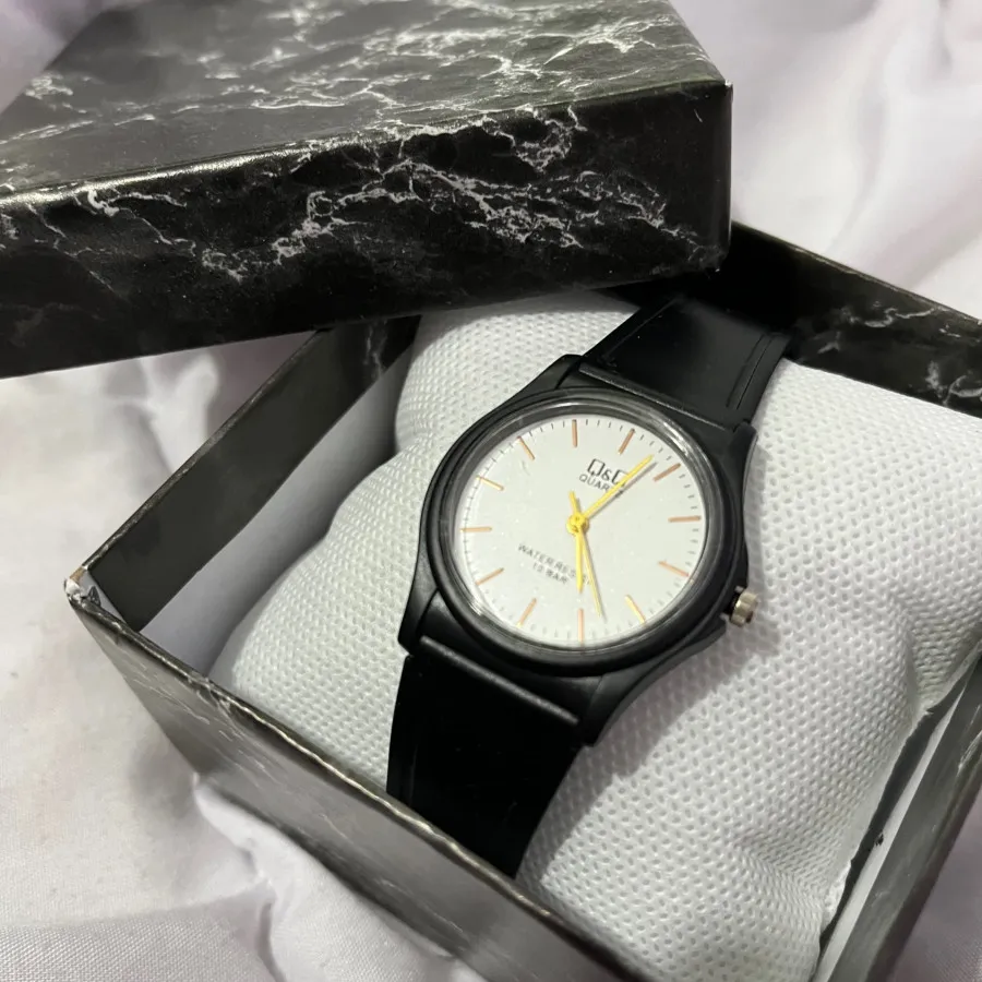 ساعت یونی Q&Q