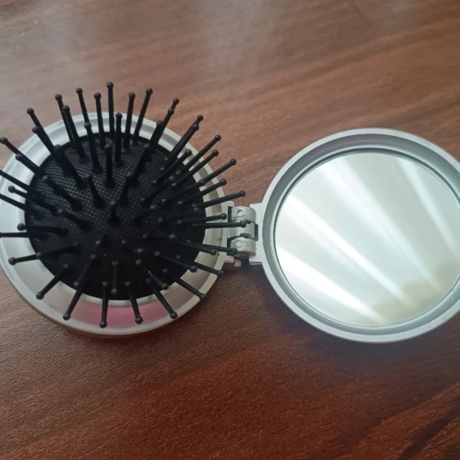 آینه و برس جیبی