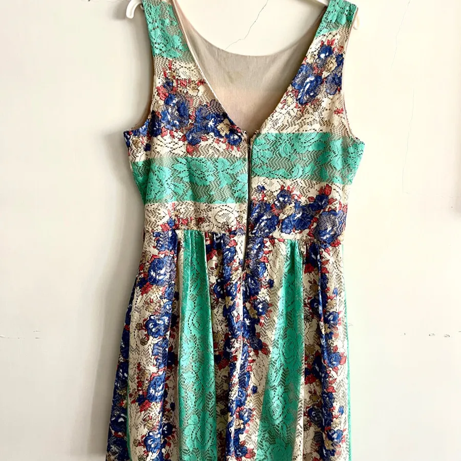 پیراهن دخترانه