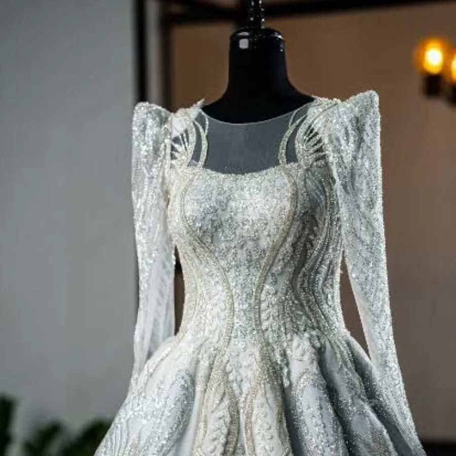 کتابها و فلش زرین کفاش