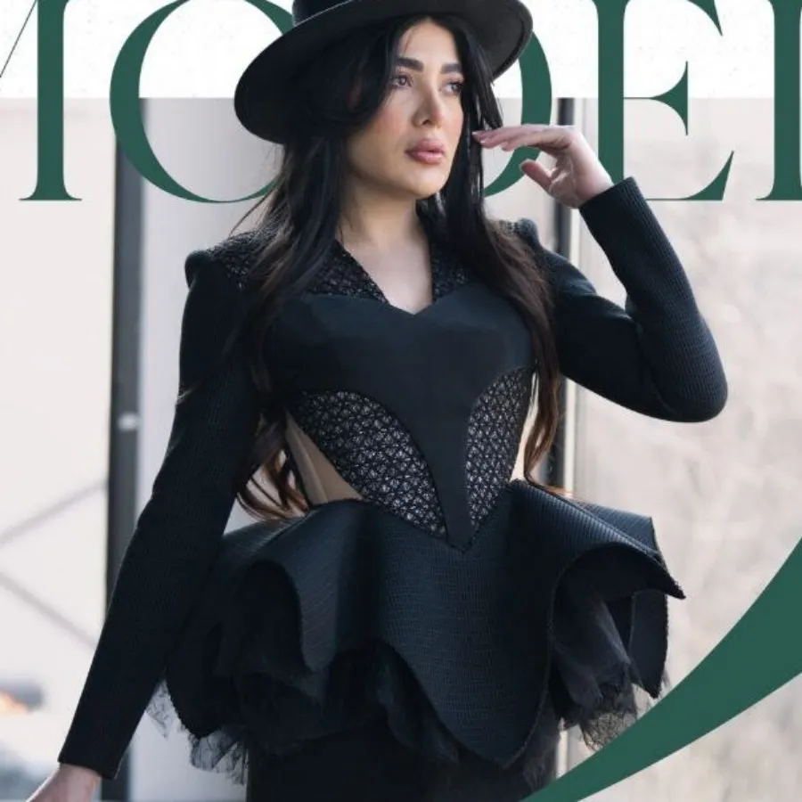 کتابها و فلش زرین کفاش