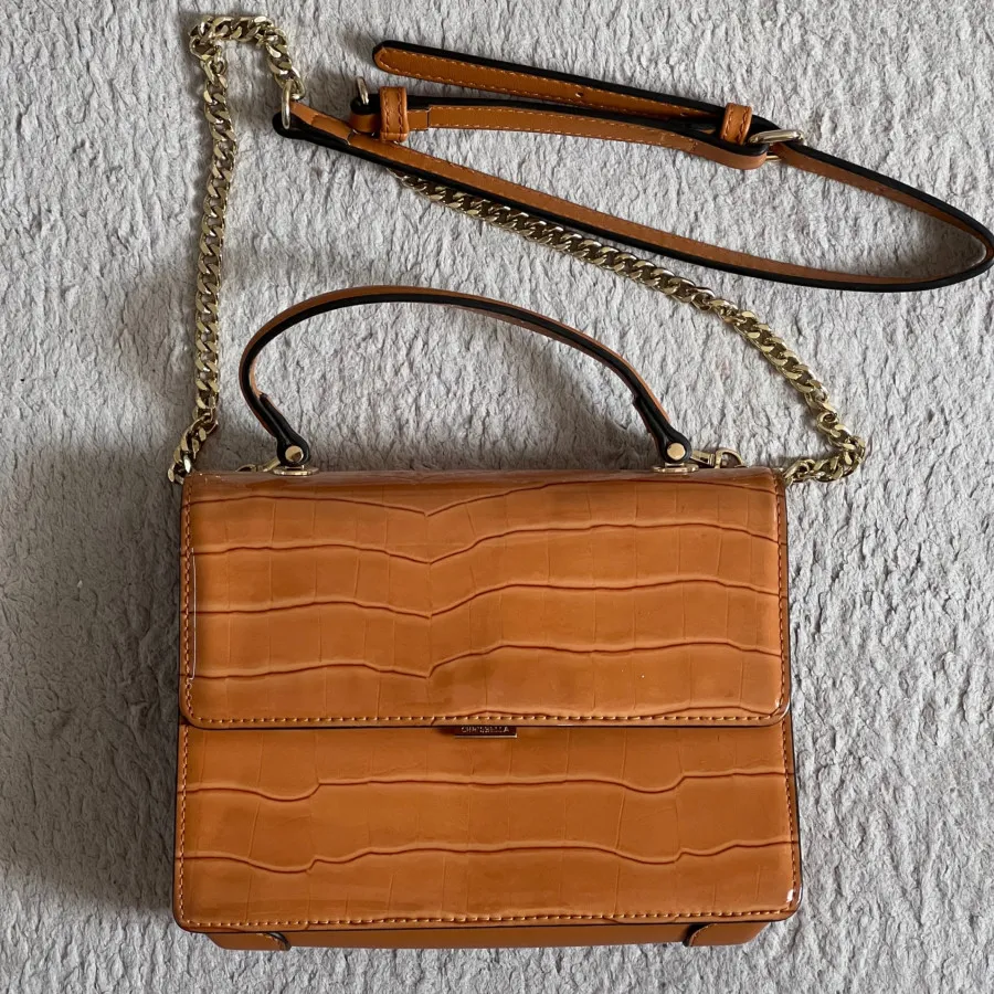 کیف از برند لوکس اماراتی