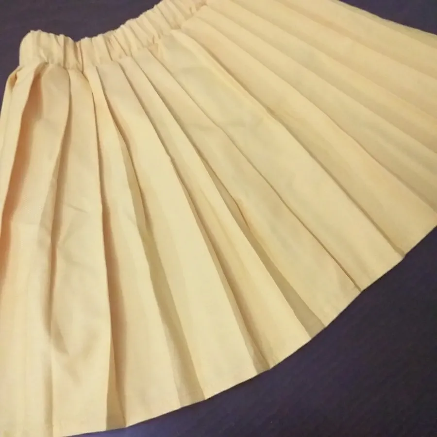 دامن پلیسه بچگانه