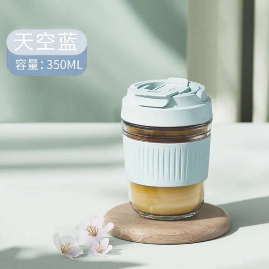 لیوان نی دار