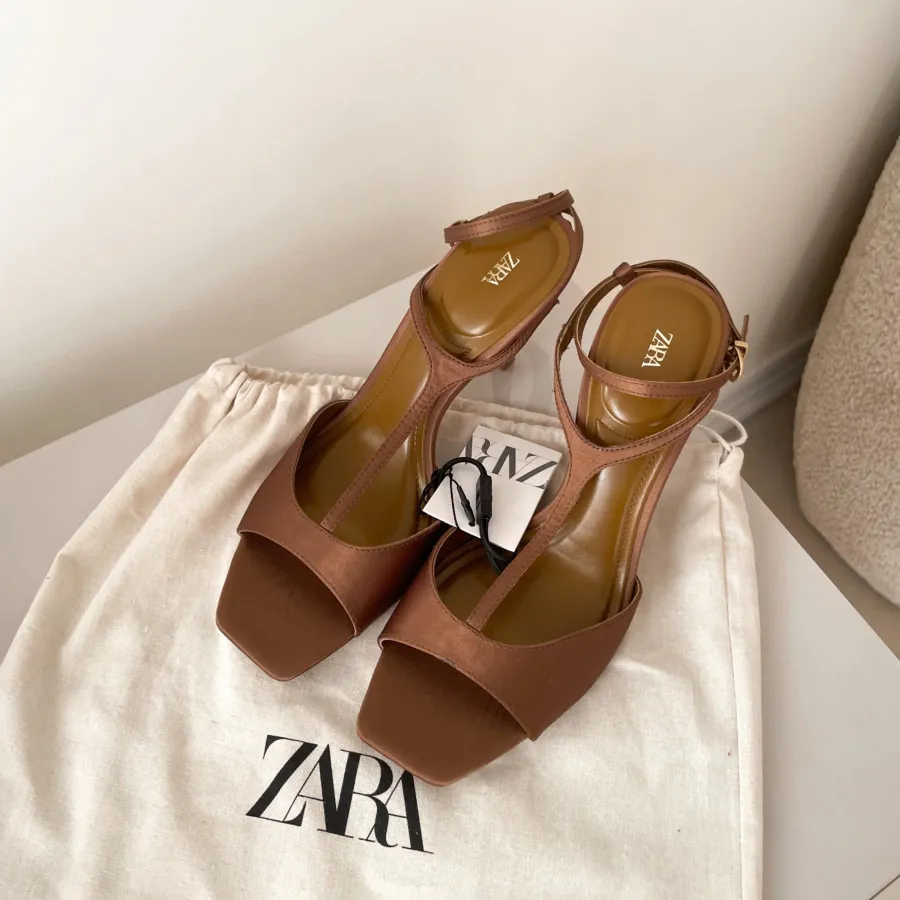 کفش پاشنه بلند زارا