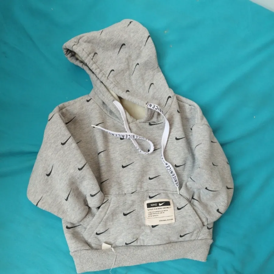 هودی بچگانه خیلی گرم