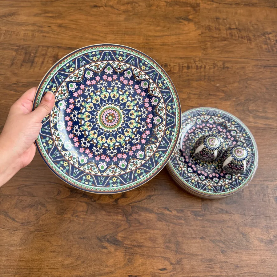 دیس و قدح و پیش دستی