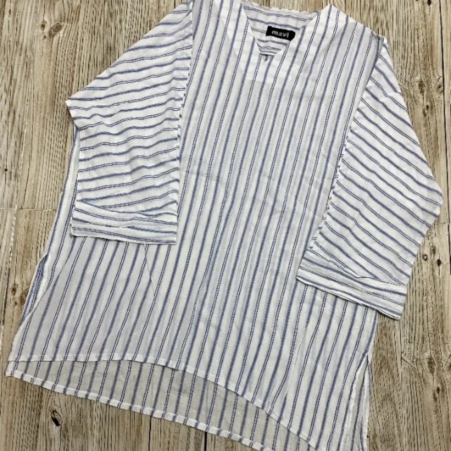 تعدادی شومیز مانتویی