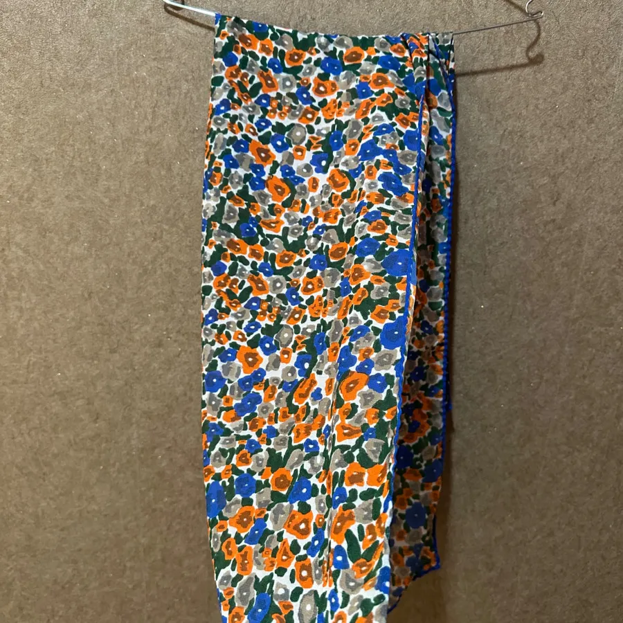 روسری گلگلی