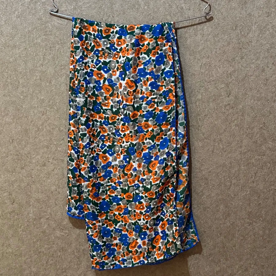 روسری گلگلی