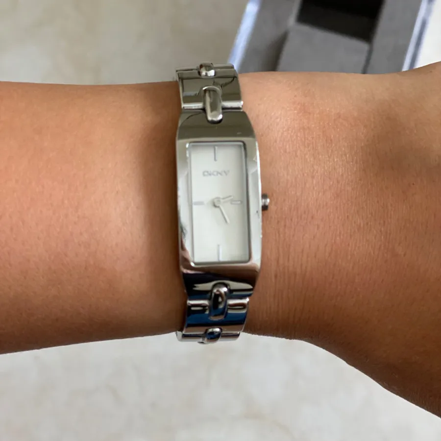 ساعت استیل زنانهDKNY